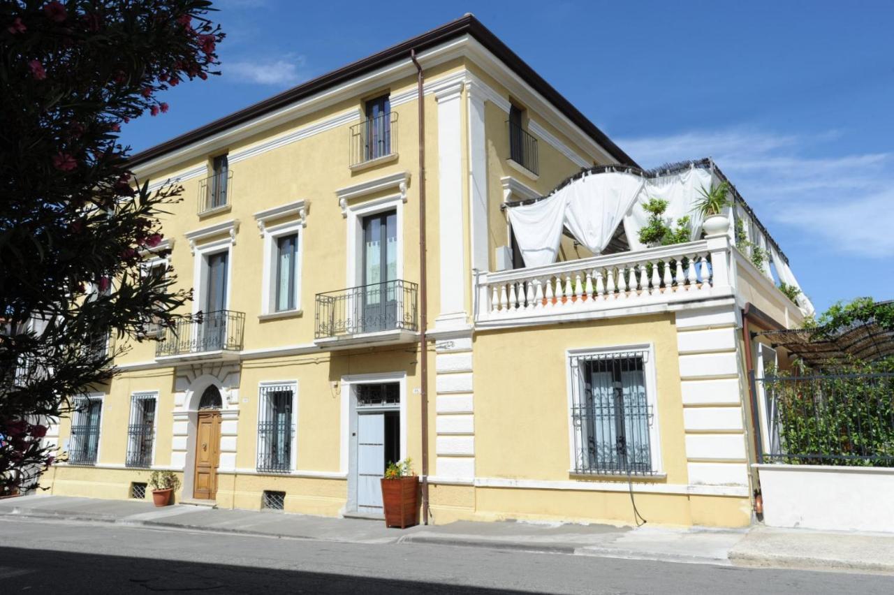 Palazzo Scura Bed & Breakfast Vaccarizzo Albanese Luaran gambar